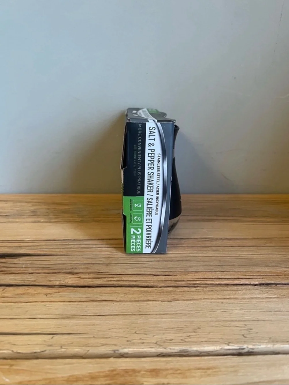 Ideal Kitchen Black Salt & Pepper Shaker Set-NIB